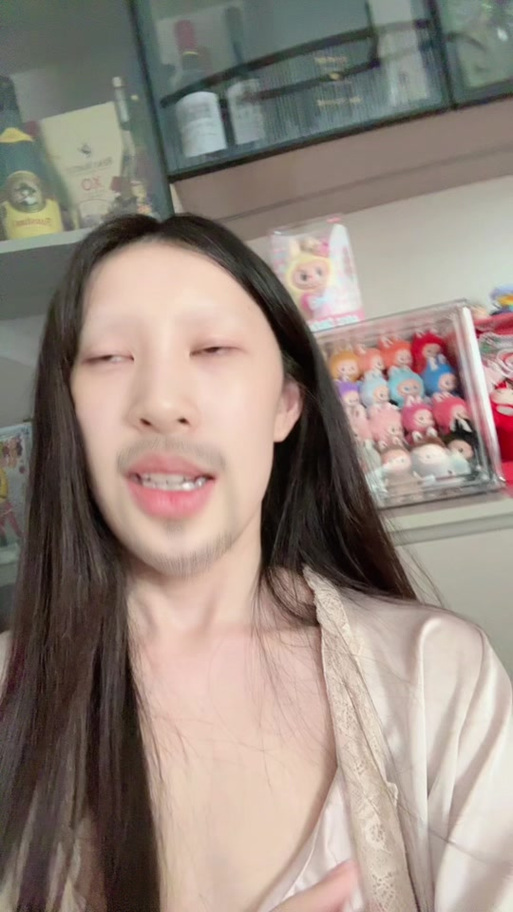 女生发3个黑脸表情暗示什么缩略图