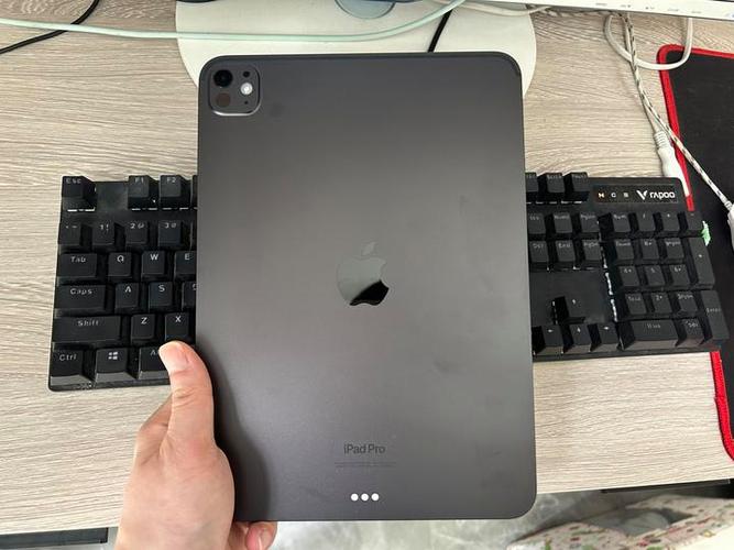 ipadpro边缘有黑条