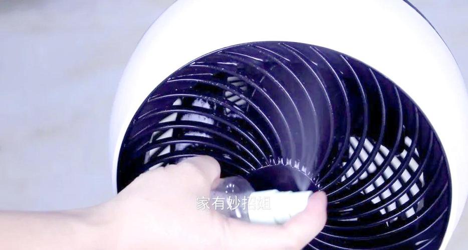 清洗电风扇的妙招,不用拆开套塑料袋