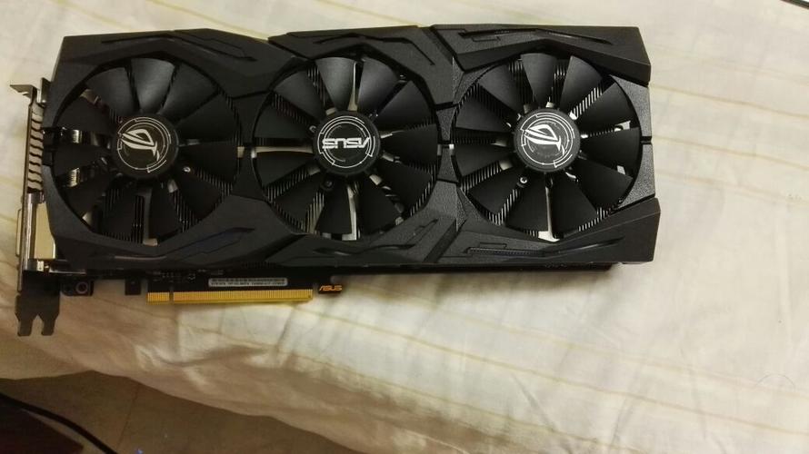 华硕猛禽1070灯效