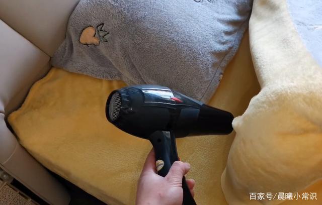 用吹风机吹被窝的危害