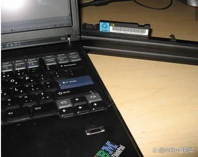 笔记本连着电源却不充电