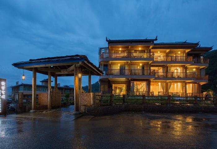 泸沽湖故事轻奢湖景度假酒店