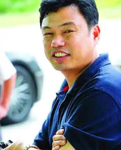 江南皮革厂老板是谁