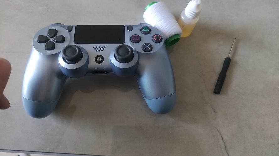 ps4手柄一直跳图标