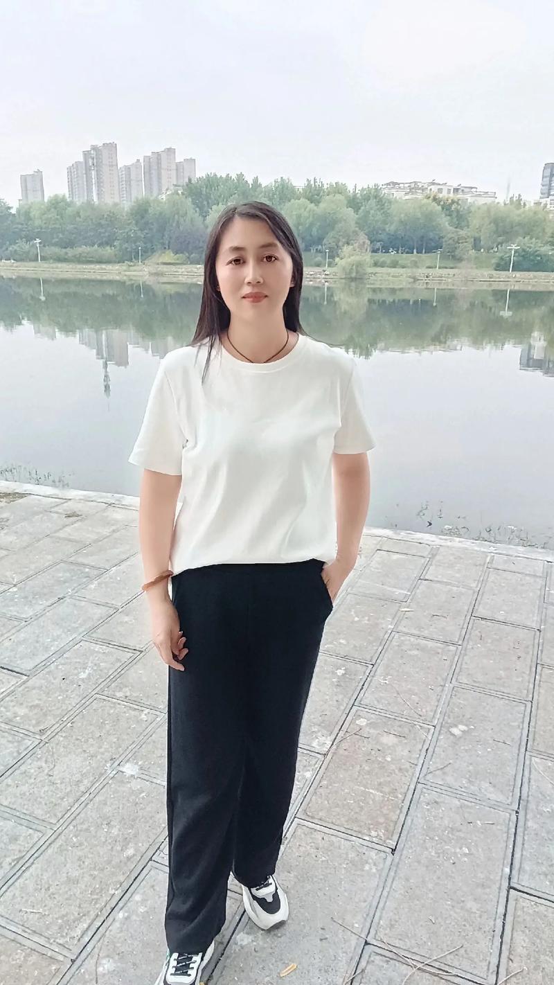 中年人聊天交友软件图标