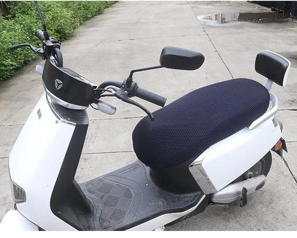立马电瓶车坐垫怎么开的