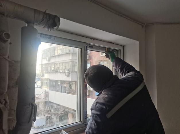 修窗户上门服务电话