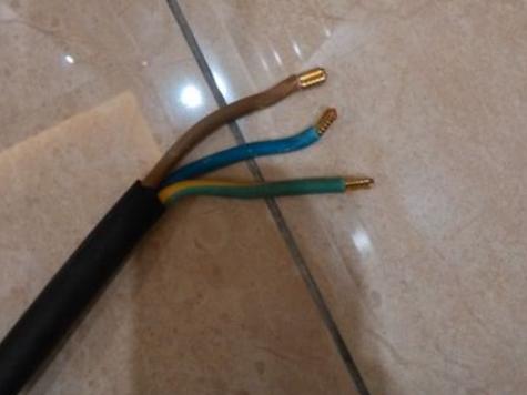 蓝绿棕色区分零火线