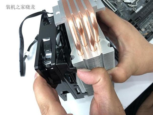 cpu散热卡扣怎么拆缩略图