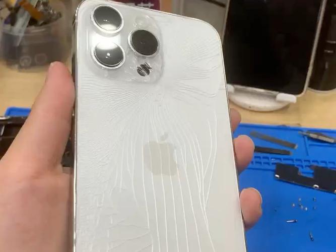 iphone玻璃后盖有印子擦不掉游戏截图