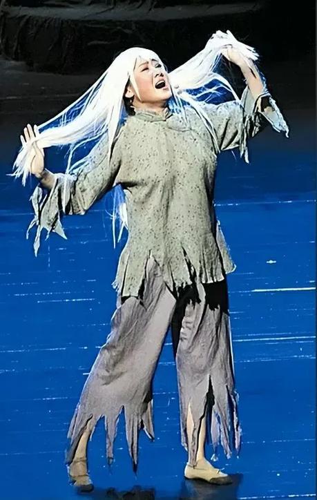 网络上白毛女什么意思