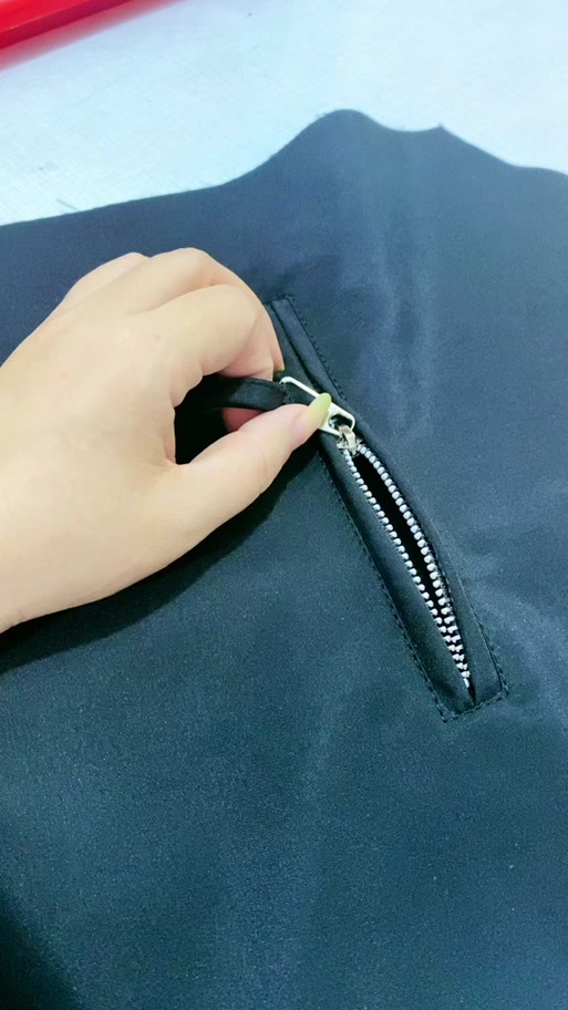 双唇拉链袋口怎么开