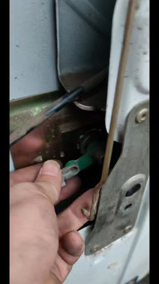 面包车后门锁坏了怎么修缩略图