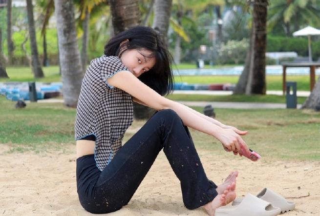 小姐姐美丽又漂亮的脚丫子图标