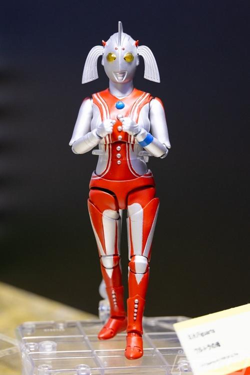 女版奥特曼玩具