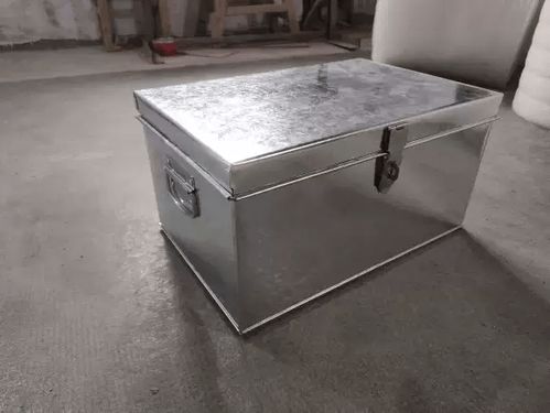 铁皮箱子图片