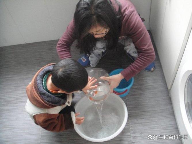 下载矿泉水瓶子跳一跳