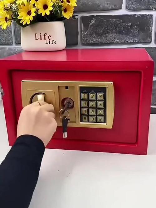 保险箱两把钥匙一把短的丢了