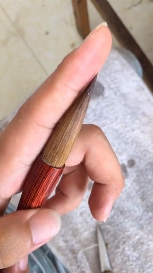 毛笔尖弯了怎么弄直