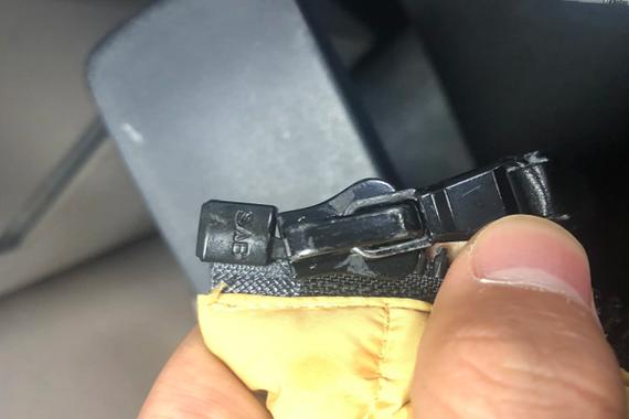 亮面羽绒服掉漆修复