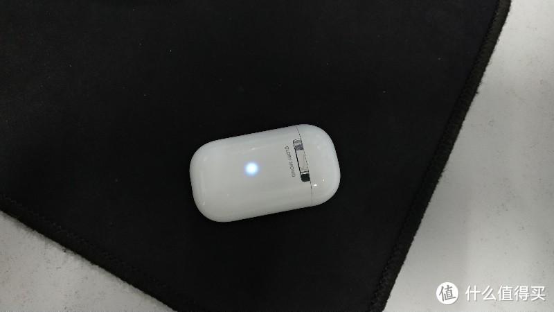 蓝牙耳机充电仓只亮一边缩略图
