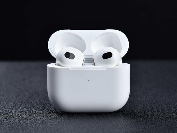 airpods一年内包换吗