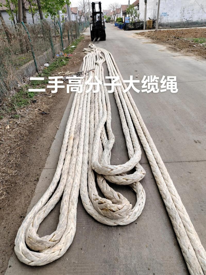 戴红绳好还是戴黑绳好缩略图