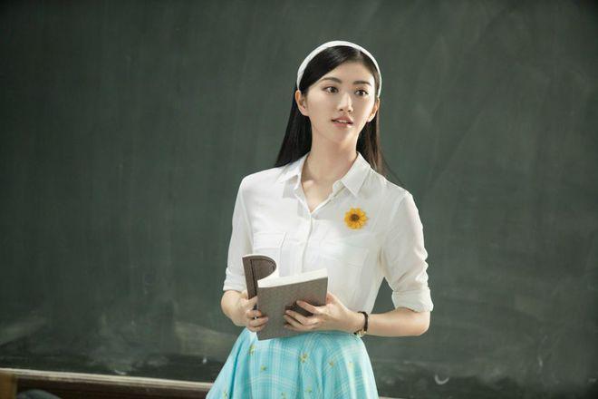 女教师任职男高电视剧