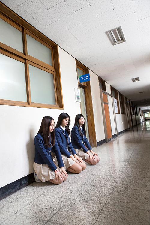 女生怎么罚跪搓衣板