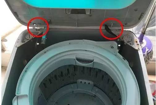 美的洗衣机顶盖怎么拆