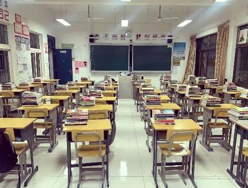 在校长回来之前收拾好教室攻略