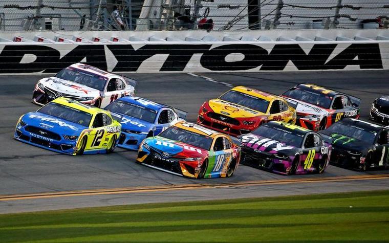 nascar比赛截图