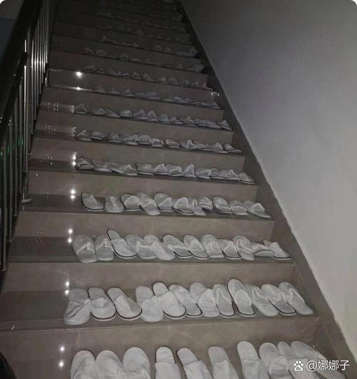 楼梯露屑