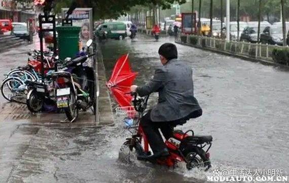 电动车充电器被大雨淋了一晚