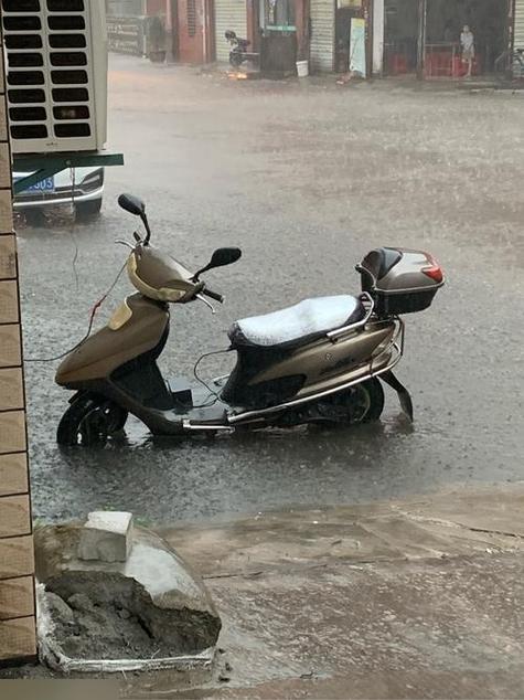 电动车淋了一晚上大雨要紧吗缩略图
