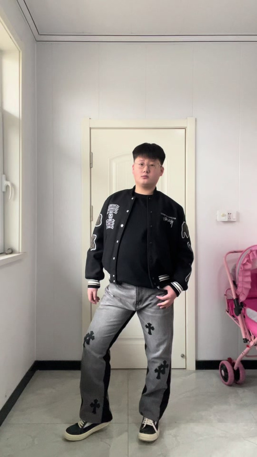 雷霆站姿的梗
