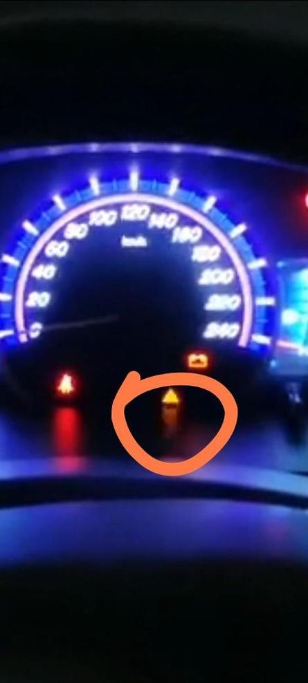 车辆报警一直响是什么情况