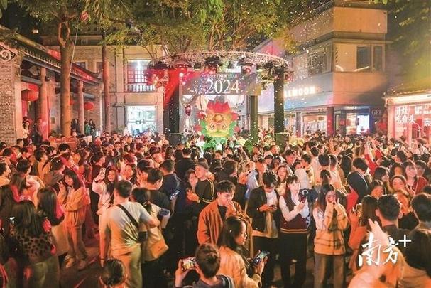 “感觉整个广州的人都来了”