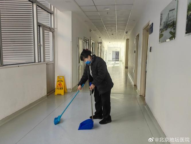 智能马桶清洁喷头总喷水咋办