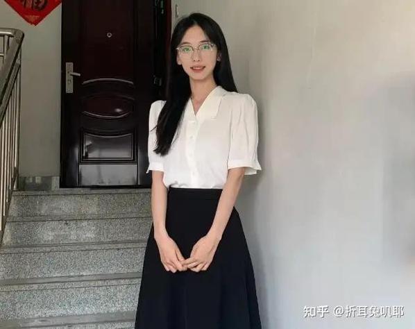 有点小钱的女生