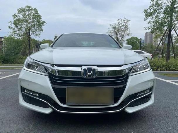 本田雅阁9代半图片