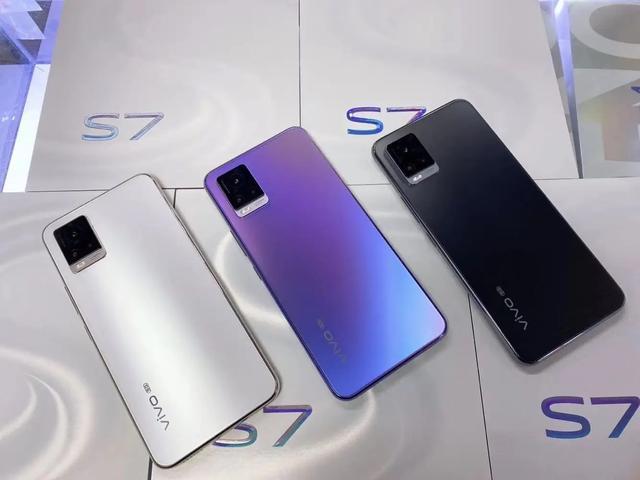 vivos7屏幕显示不了的原因