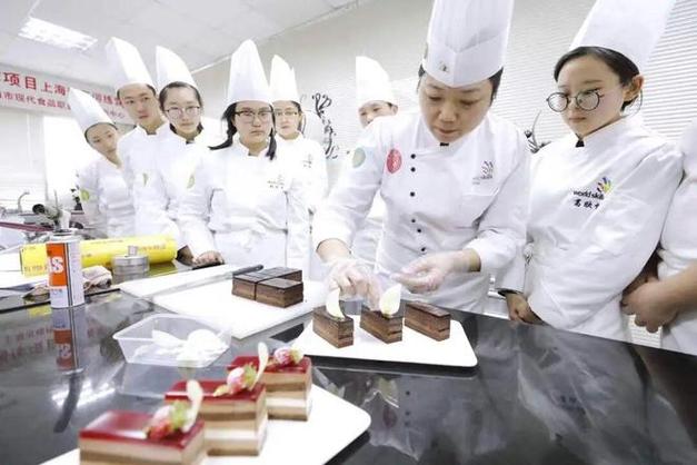 国内著名烘焙大师截图