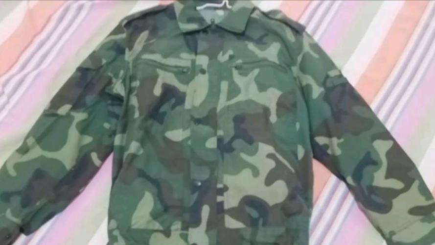 正品与高仿迷彩服区别