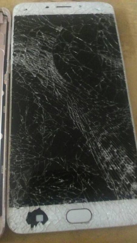 手机碎屏图片oppo