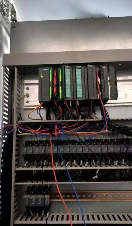 电柜指示灯微亮怎么消除