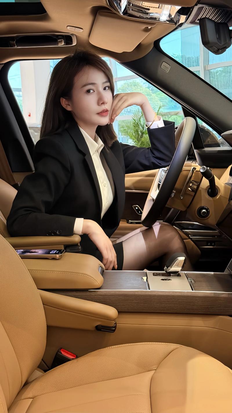 神奇手机控制女总裁