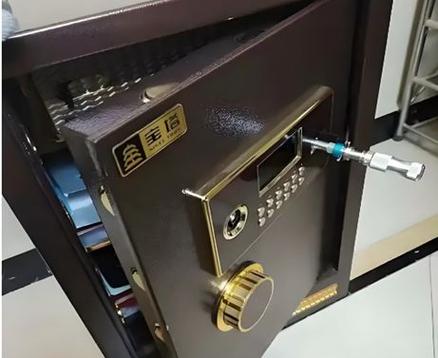 老式保险柜开锁步骤图解截图