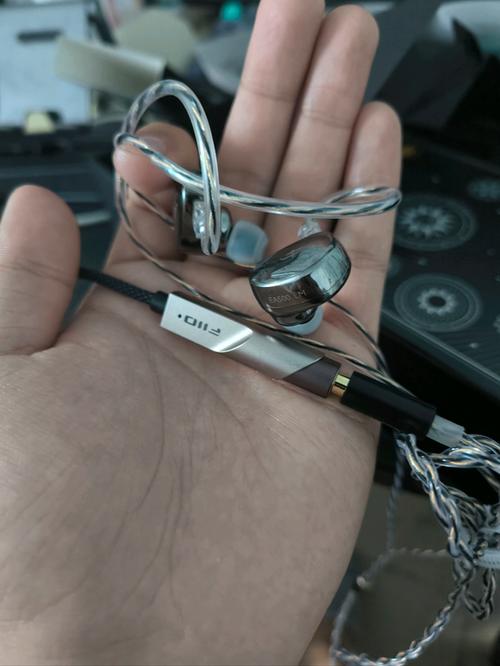 耳机声音太大了